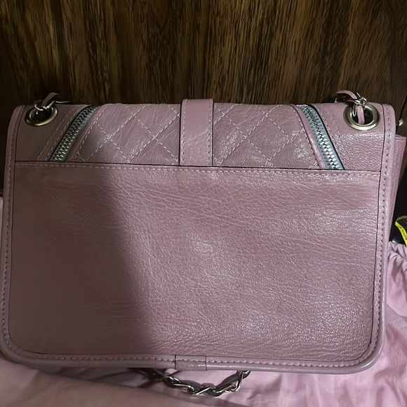 $750 Luella Heart Charm Mauve Limited Edition Handbag ( Used Once)9.5”x6”x3” - Picture 3 of 8